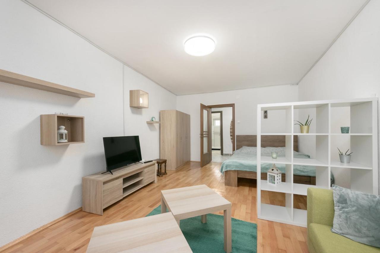 Vlad House Decebal Daire Bükreş Dış mekan fotoğraf