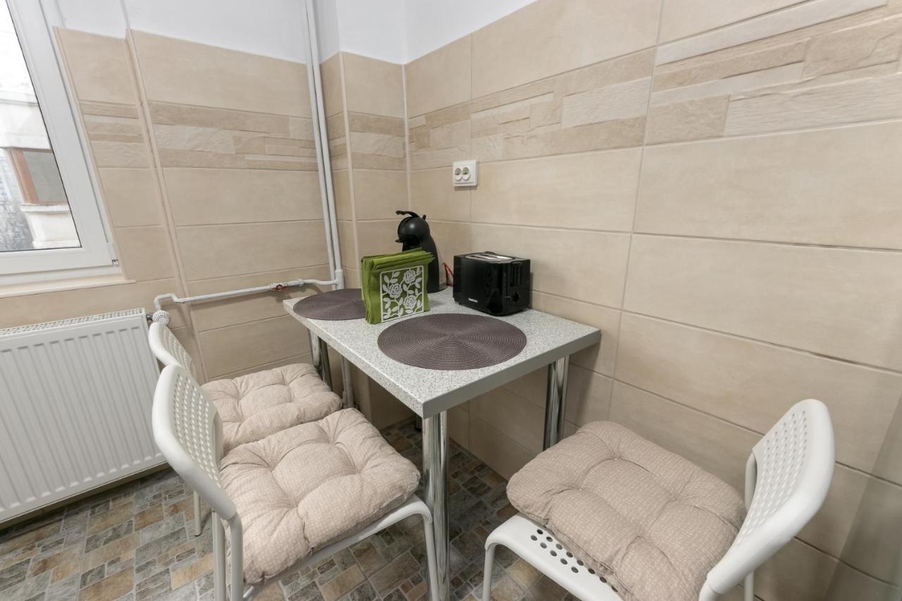 Vlad House Decebal Daire Bükreş Dış mekan fotoğraf